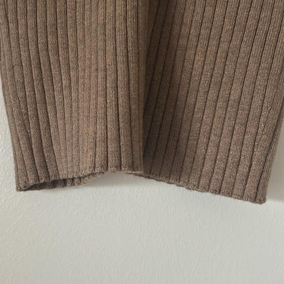 NWT, cropped tank - Picture 3 of 4